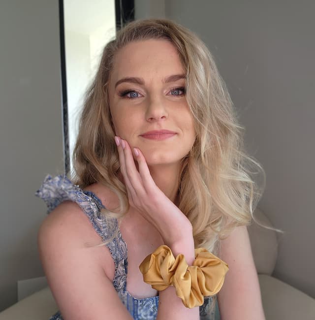 Silk Satin Scrunchie Golden Globe 2