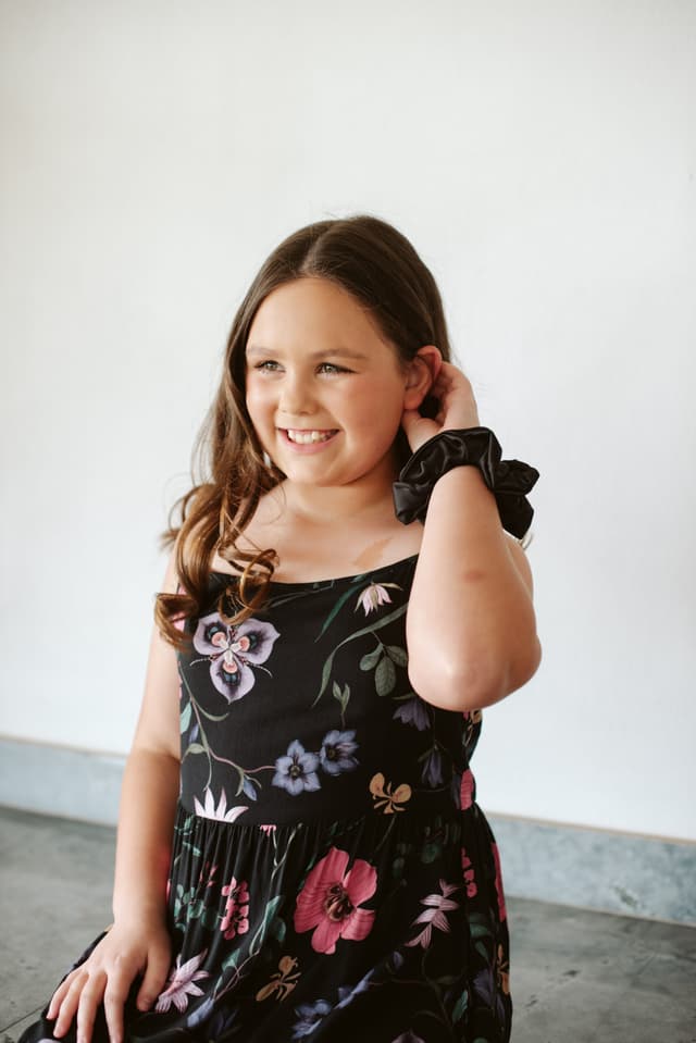 Silk Satin Scrunchie Black 3