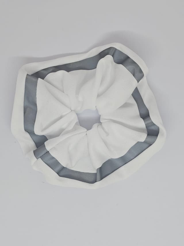 Safety Scrunchie Minimal Queen 1